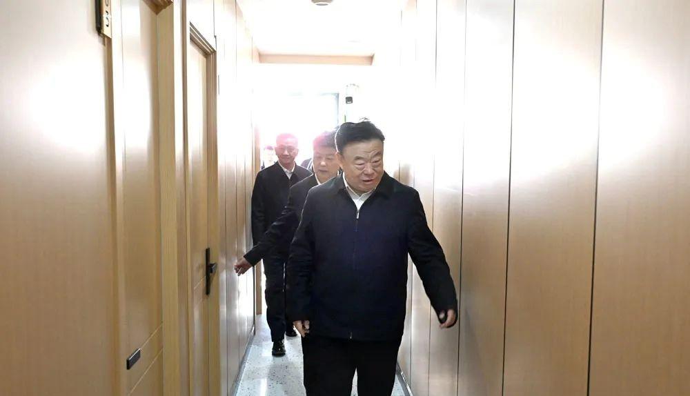 5月2日	，吉林省委常委	、长春市委书记张恩惠以“四不两直”方式到旅游景点、商圈商场等检查节日安全生产和提振文旅消费工作。 长春发布 图