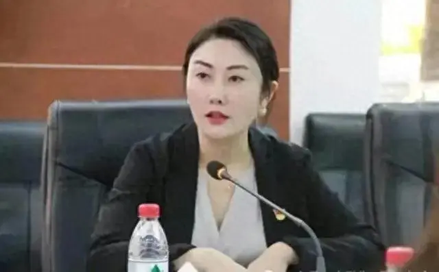 震惊!长沙女局长网络聊天记录曝光,内容令人咋舌